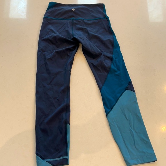 Lululemon legging - Picture 4 of 6